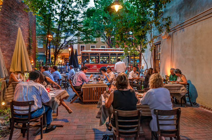 Outdoor_dining_with_trolley_CREDIT_R_Kennedy_for_ACVA_720x478_72_RGB