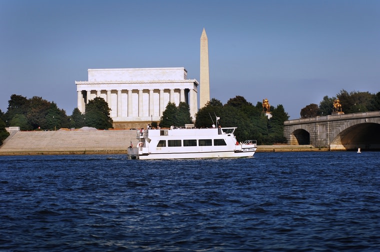 monuments sightseeing tour from alexandria and georgetown