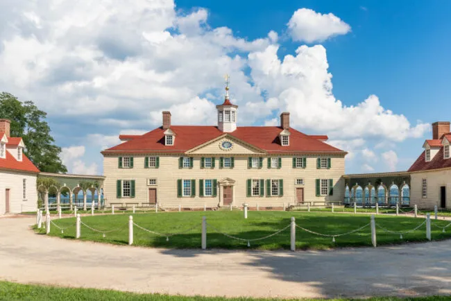 George Washington's mansion with columned facade at Mount Vernon estate