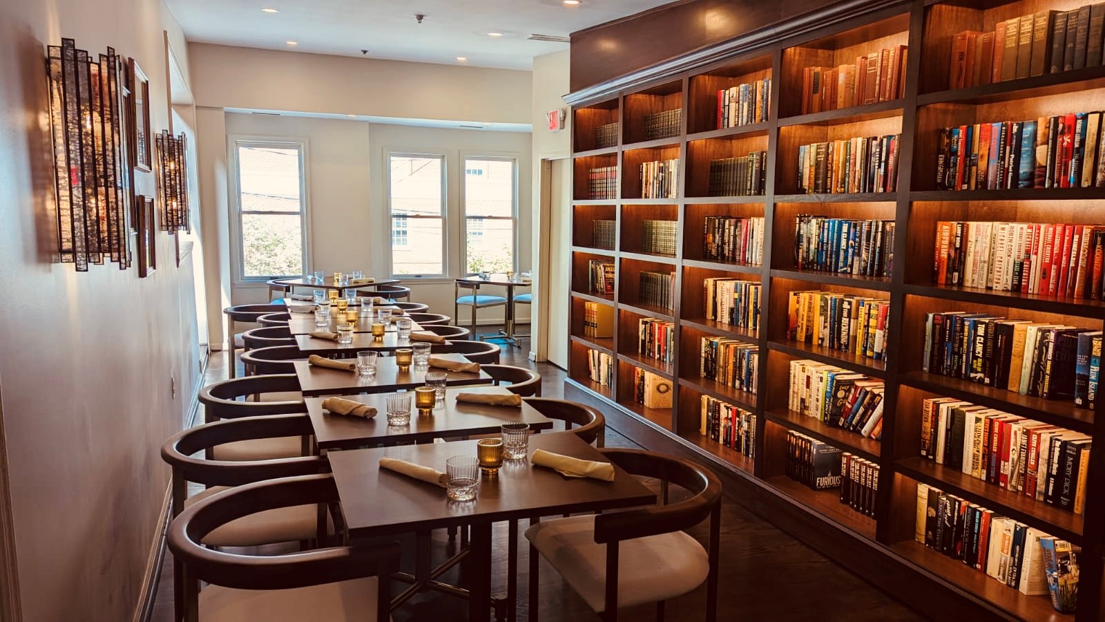 A shot of the upstairs of Elaine's.